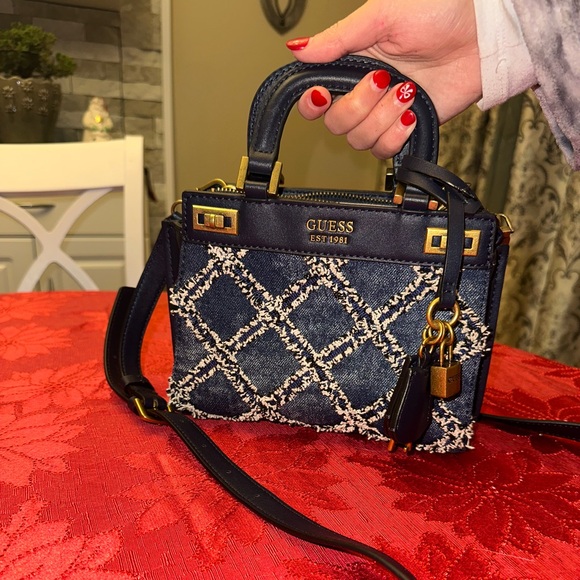 Guess handbag - Picture 7 of 8